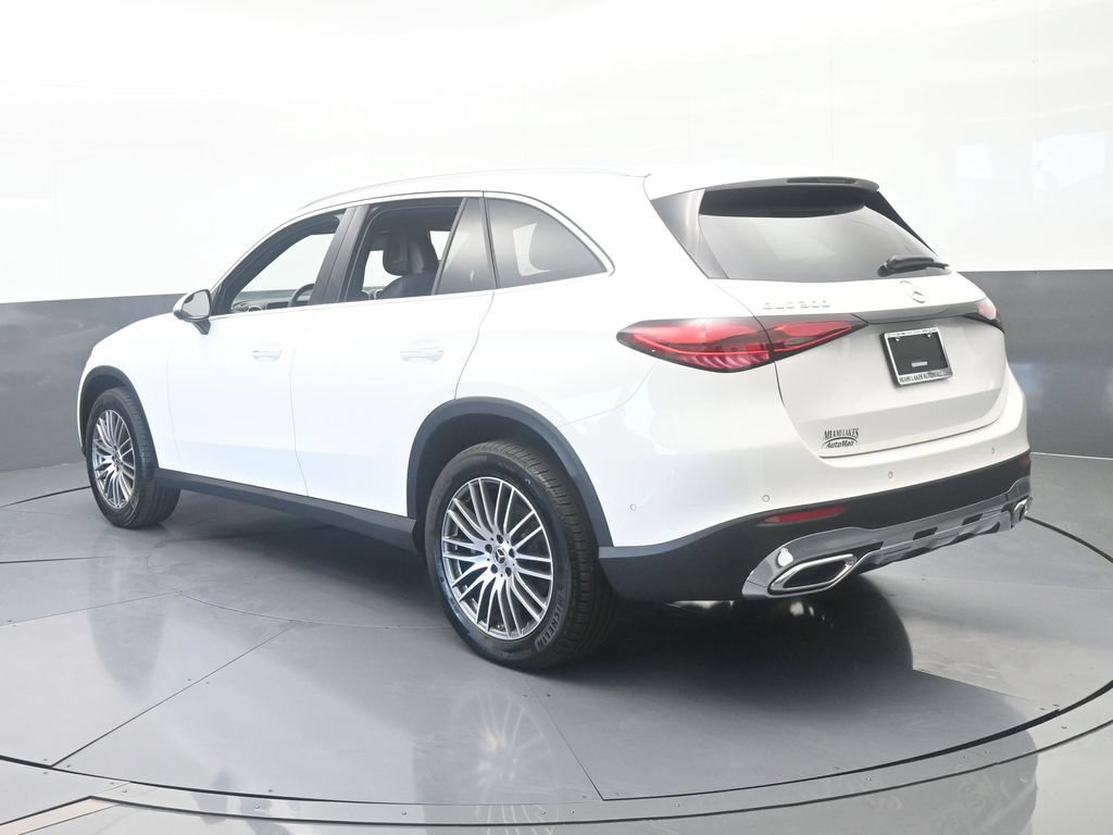 Used 2026 Mercedes-Benz GLC 300 image 4