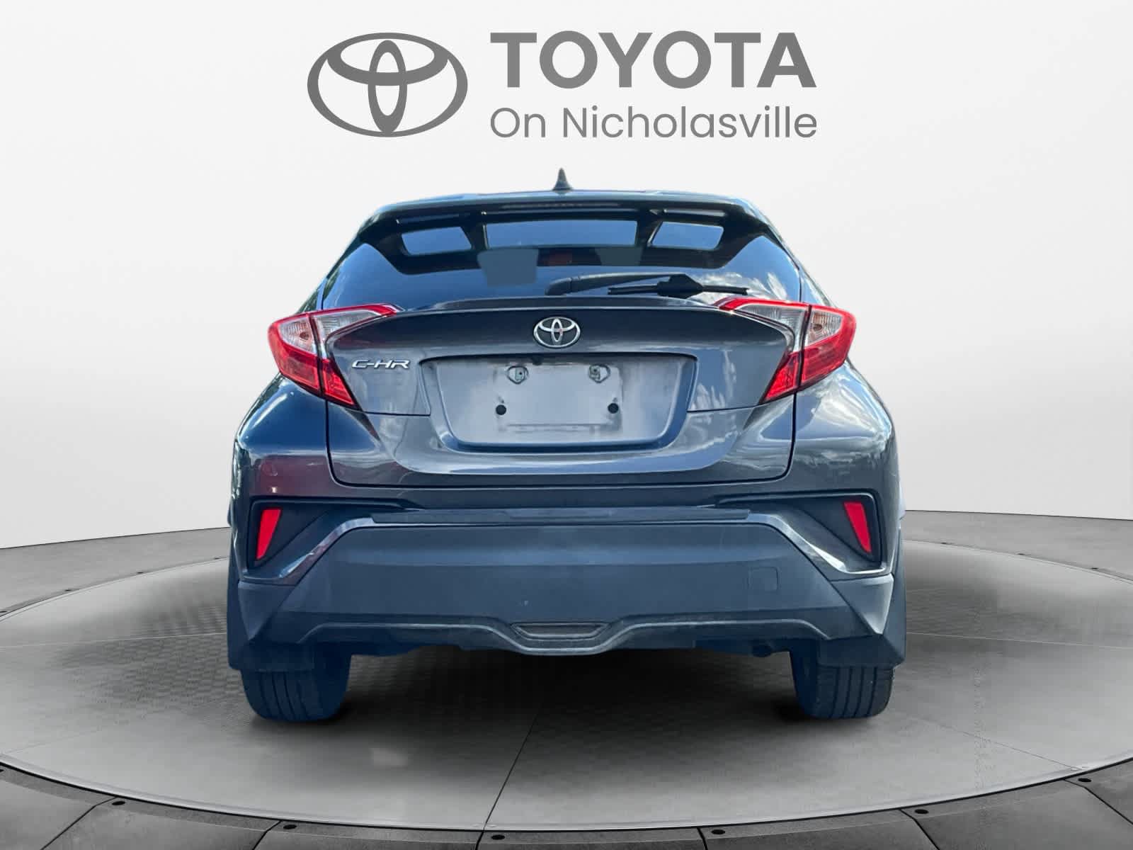 Used 2019 Toyota C-HR XLE FWD image 3