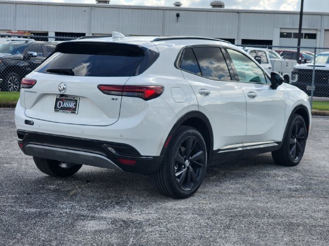 Used 2023 Buick Envision Essence w/ Sport Touring Package FWD image 7