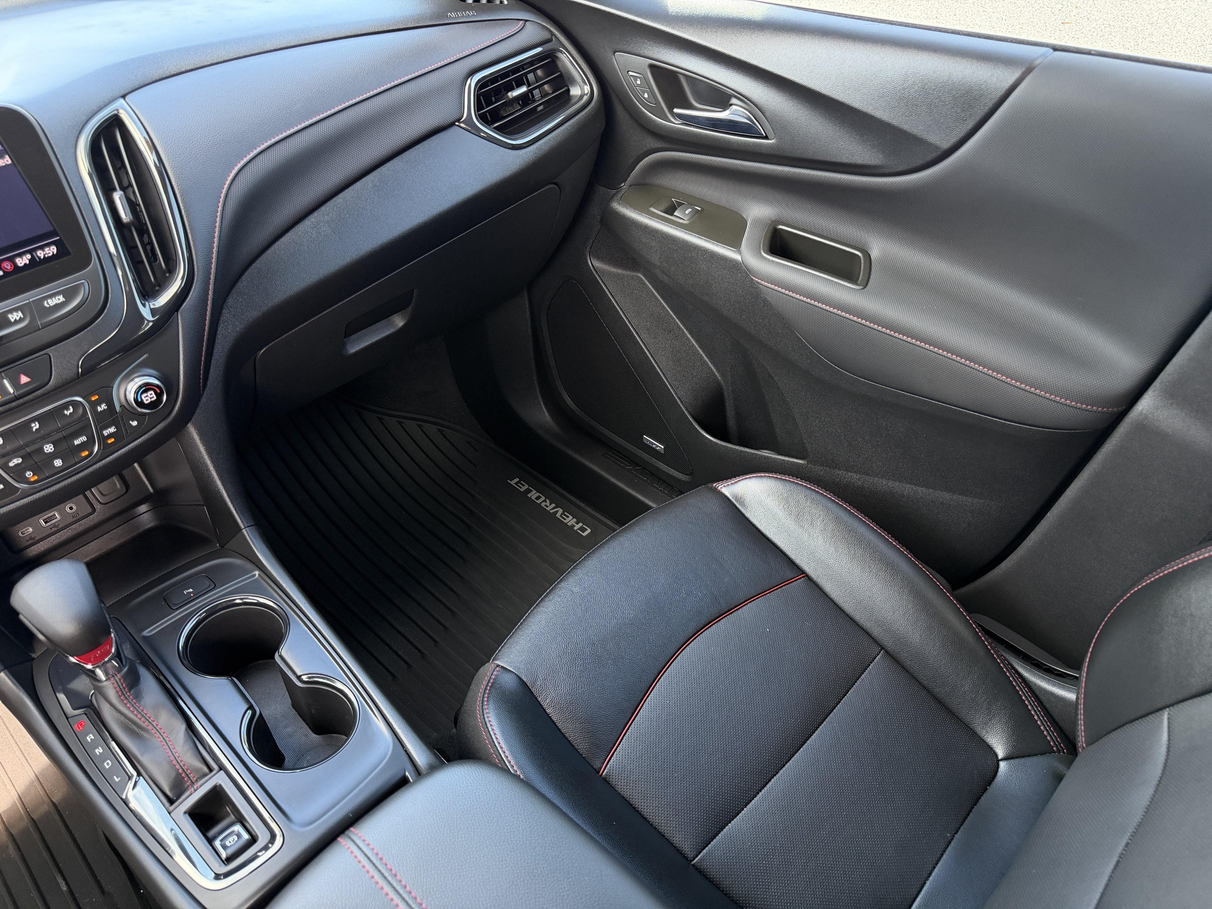 Certified 2023 Chevrolet Equinox RS w/ RS Leather Package FWD image 17