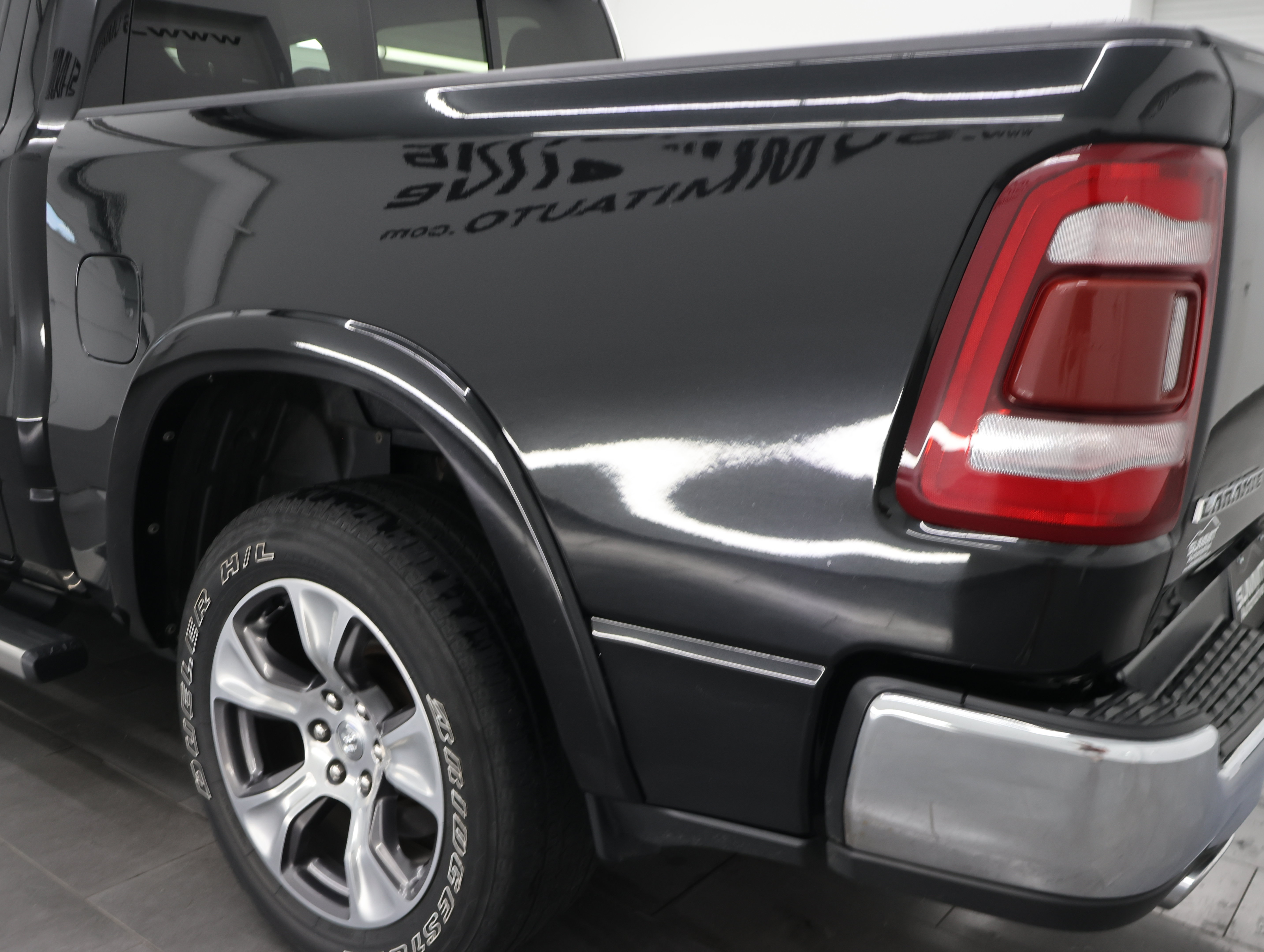 Used 2022 RAM 1500 Laramie AWD/4WD image 30