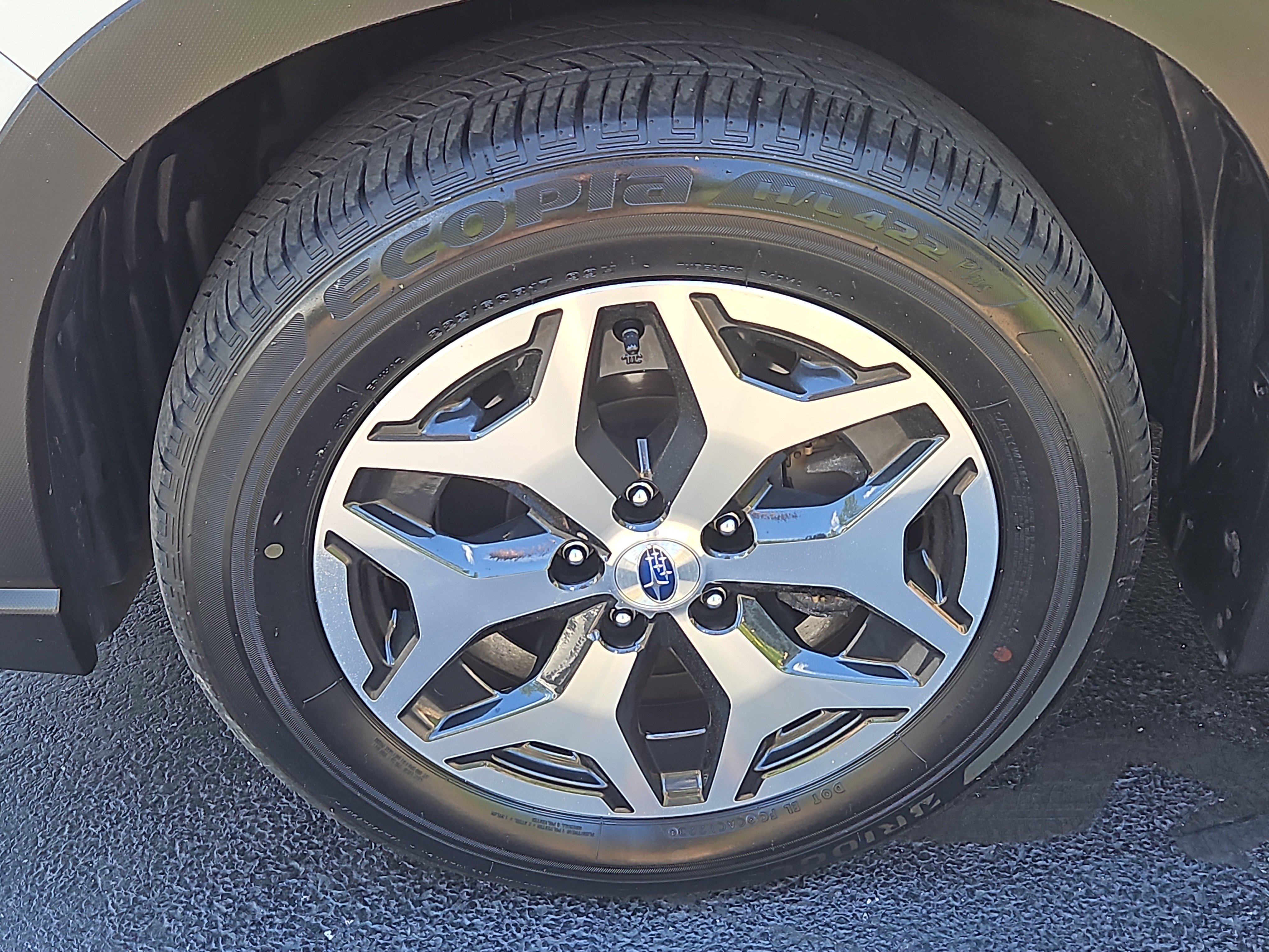 Certified 2023 Subaru Forester Premium AWD/4WD image 4