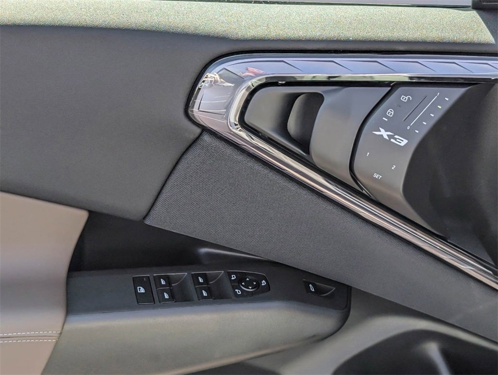 New 2025 BMW X3 xDrive30i w/ Premium Package image 18