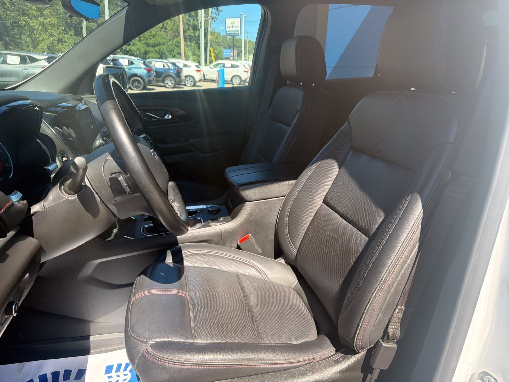 Certified 2023 Chevrolet Traverse RS w/ LPO, Floor Liner Package AWD/4WD image 9
