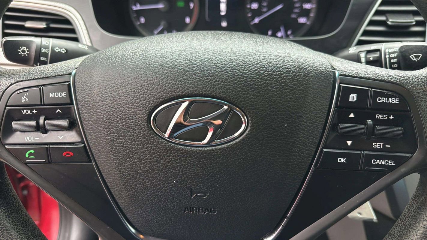 Used 2015 Hyundai Sonata SE FWD image 13