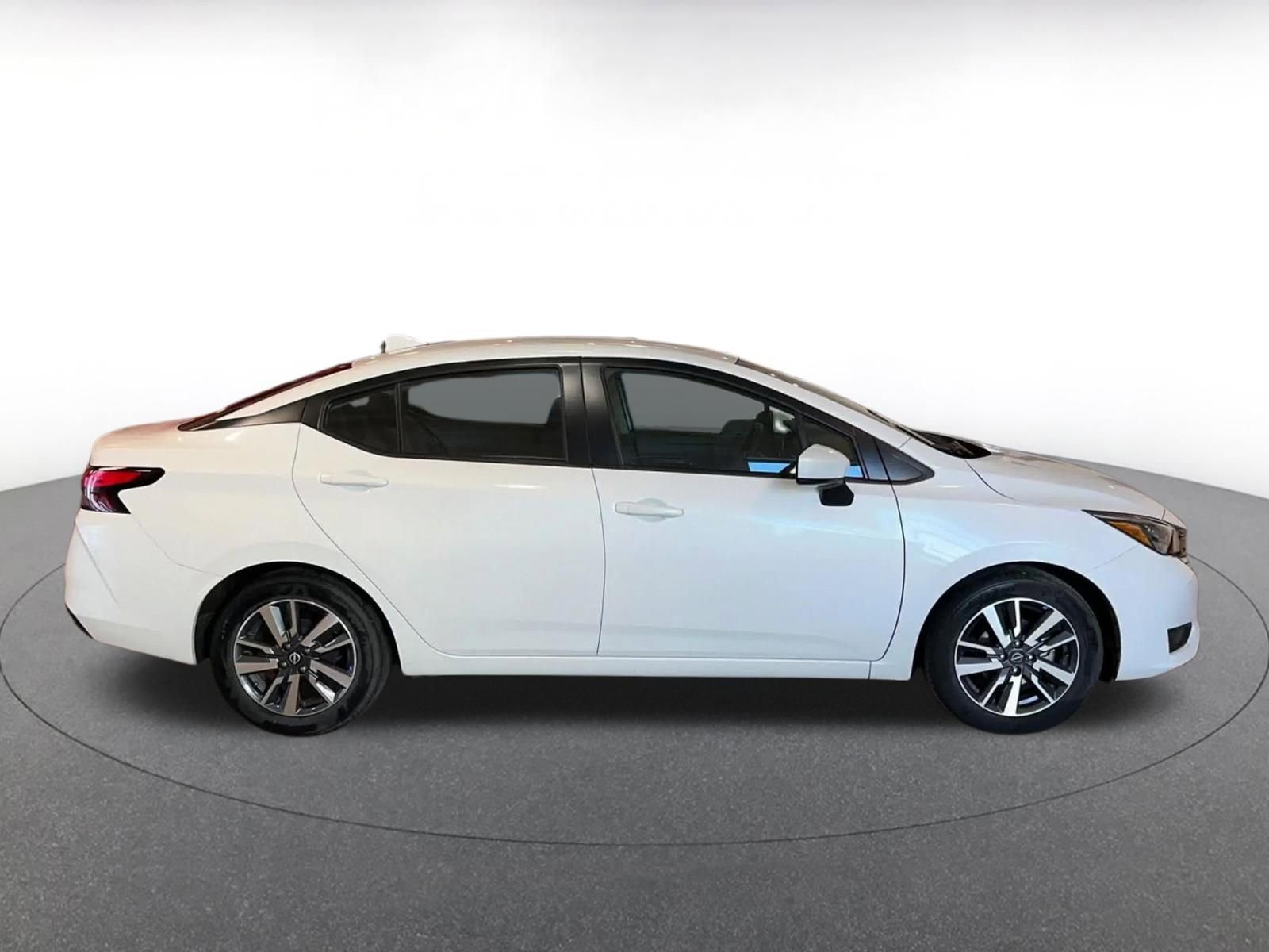 Used 2025 Nissan Versa SV image 16