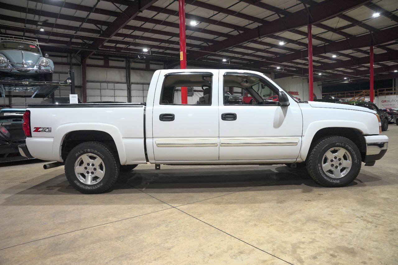 Used 2006 Chevrolet Silverado 1500 LT w/ Light Duty Power Package AWD/4WD image 10