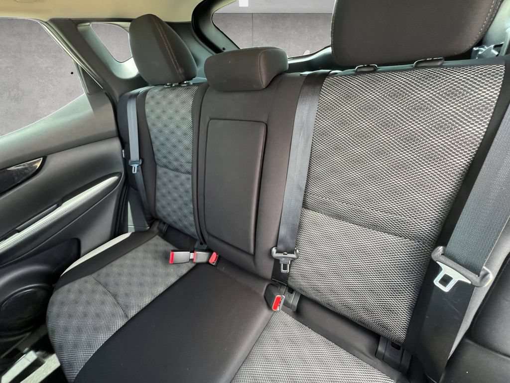 Used 2021 Nissan Rogue Sport SV FWD image 22