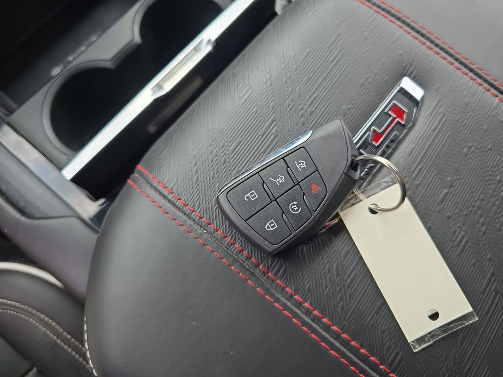 Used 2025 GMC Yukon AT4 Ultimate w/ LPO, Floor Liner Package image 23