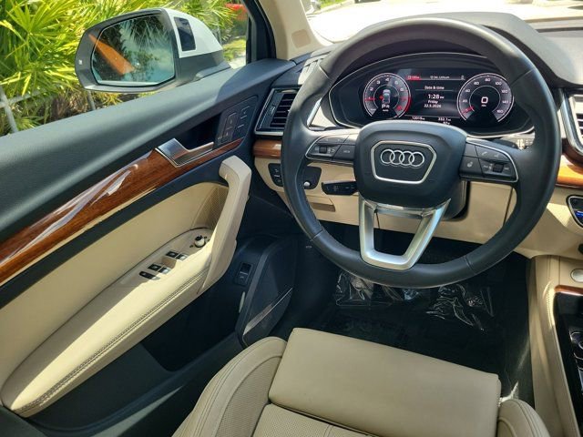 Used 2023 Audi Q5 2.0T Premium Plus w/ Premium Plus Package AWD/4WD image 12