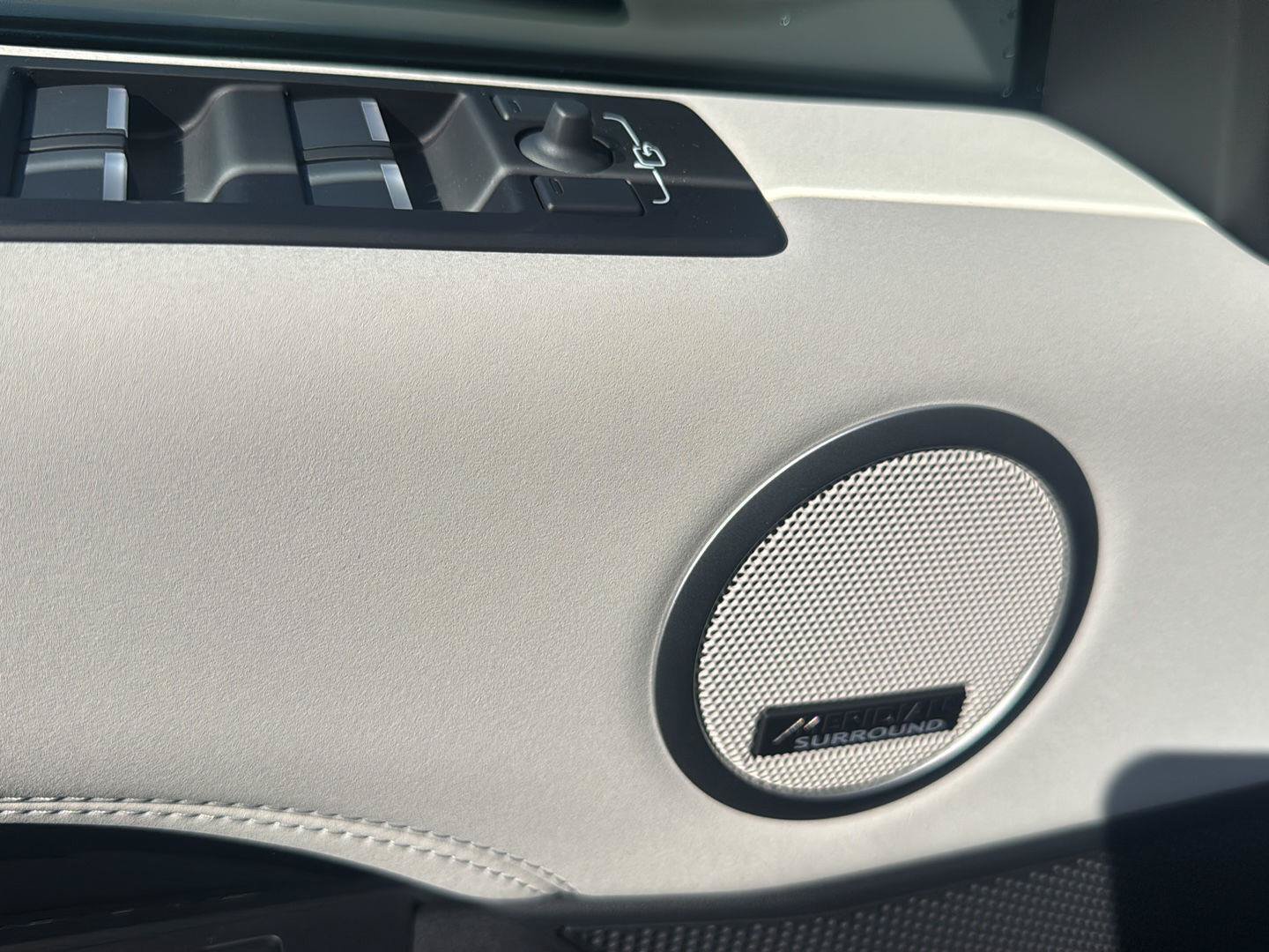 New 2026 Land Rover Discovery S AWD/4WD image 25