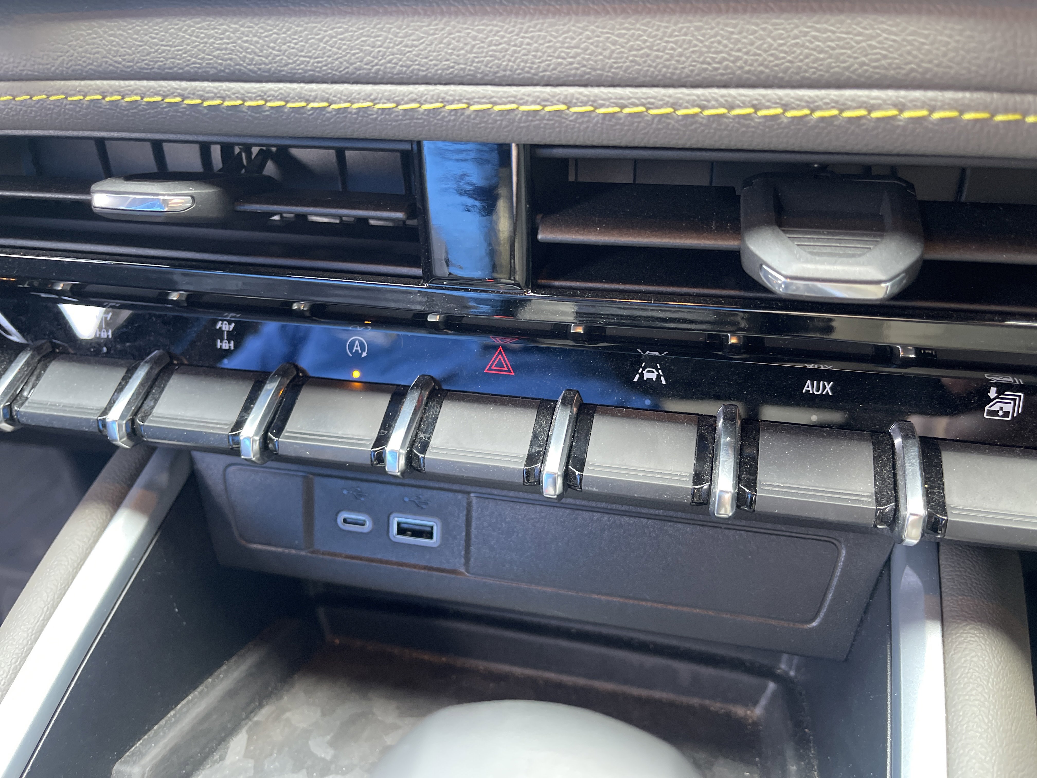 Used 2025 Chevrolet Colorado ZR2 w/ Technology Package image 33