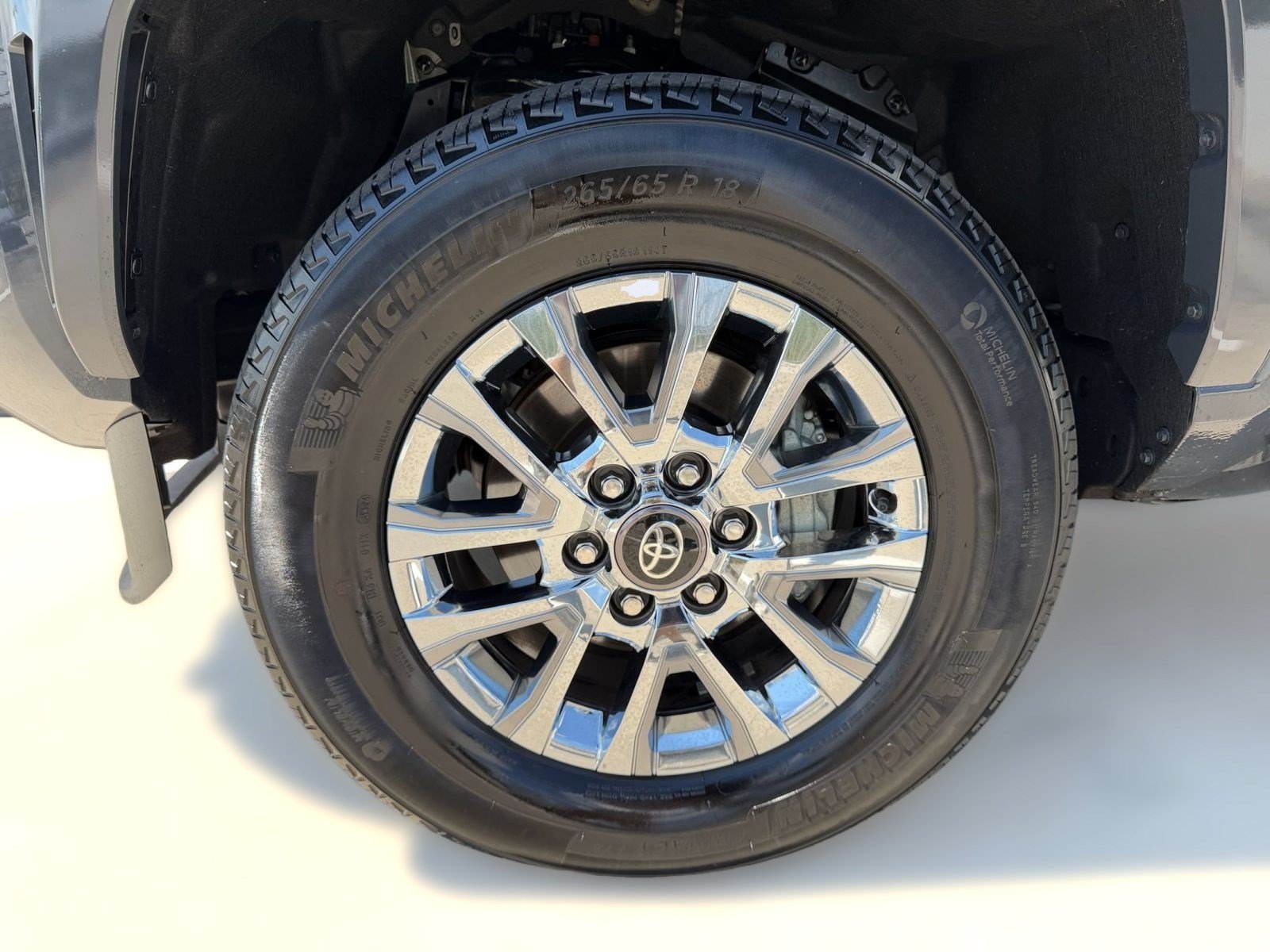 Used 2024 Toyota Tacoma Limited AWD/4WD image 12