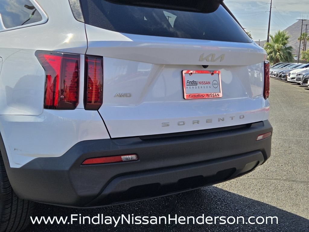 Used 2022 Kia Sorento LX AWD/4WD image 5
