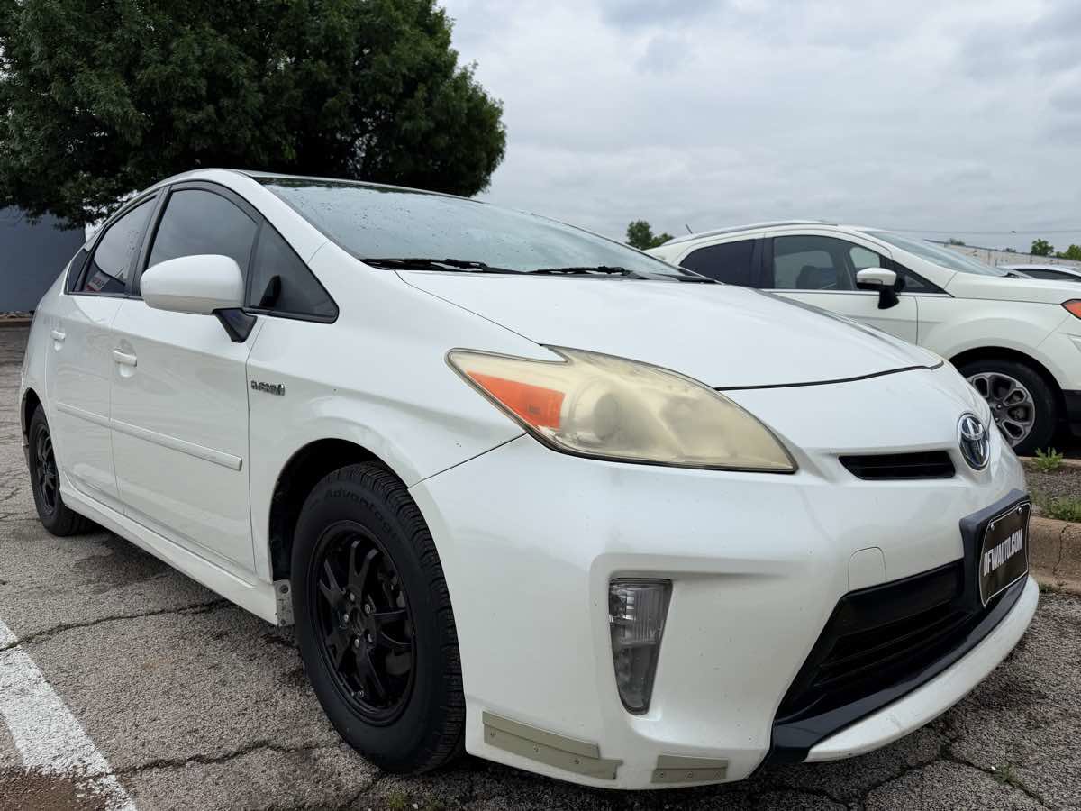 Used 2012 Toyota Prius Two FWD image 2