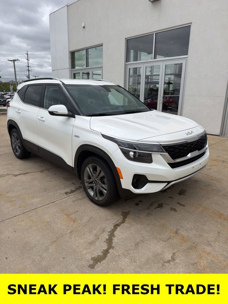Used 2023 Kia Seltos S w/ Navigation Package AWD/4WD image 1