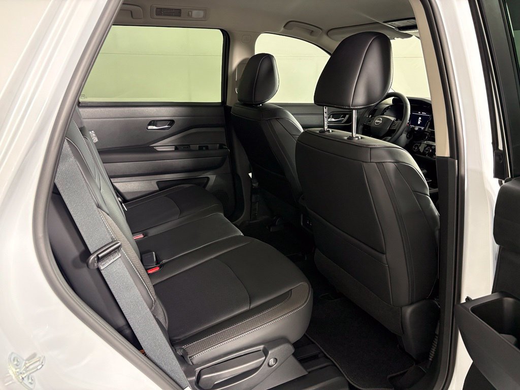 New 2026 Nissan Pathfinder SL FWD image 42