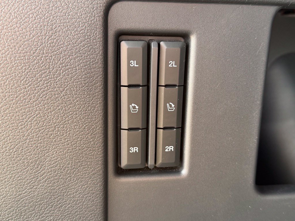 Used 2024 Ford Expedition Platinum RWD image 40