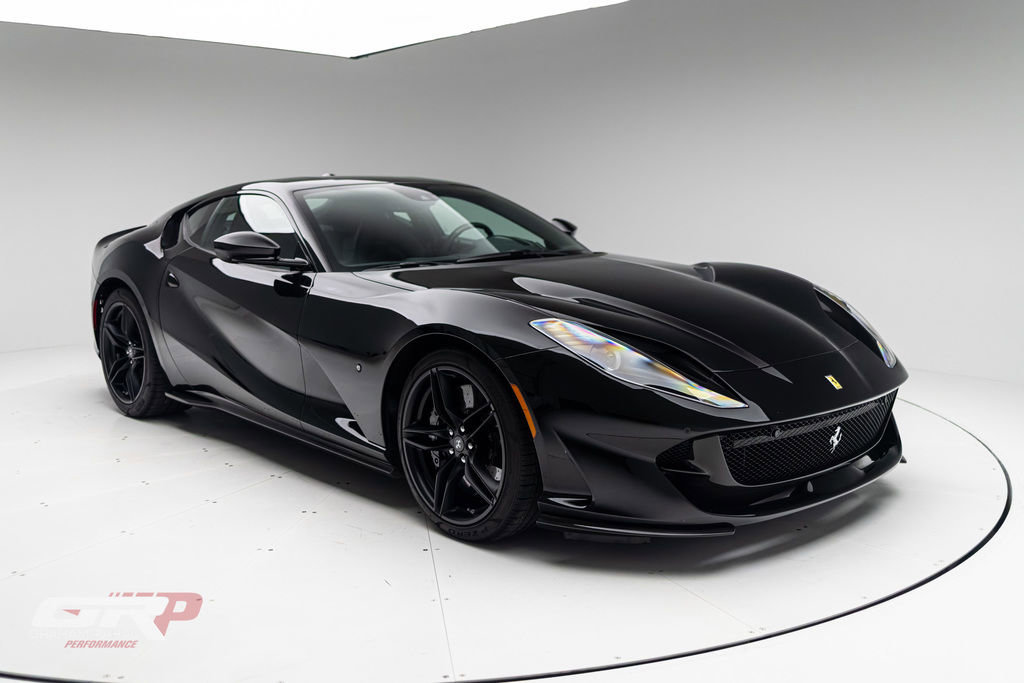 Used 2020 Ferrari 812 Superfast RWD image 1