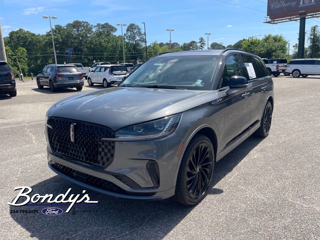 Used 2025 Lincoln Aviator Reserve w/ Equipment Group 201A image 3