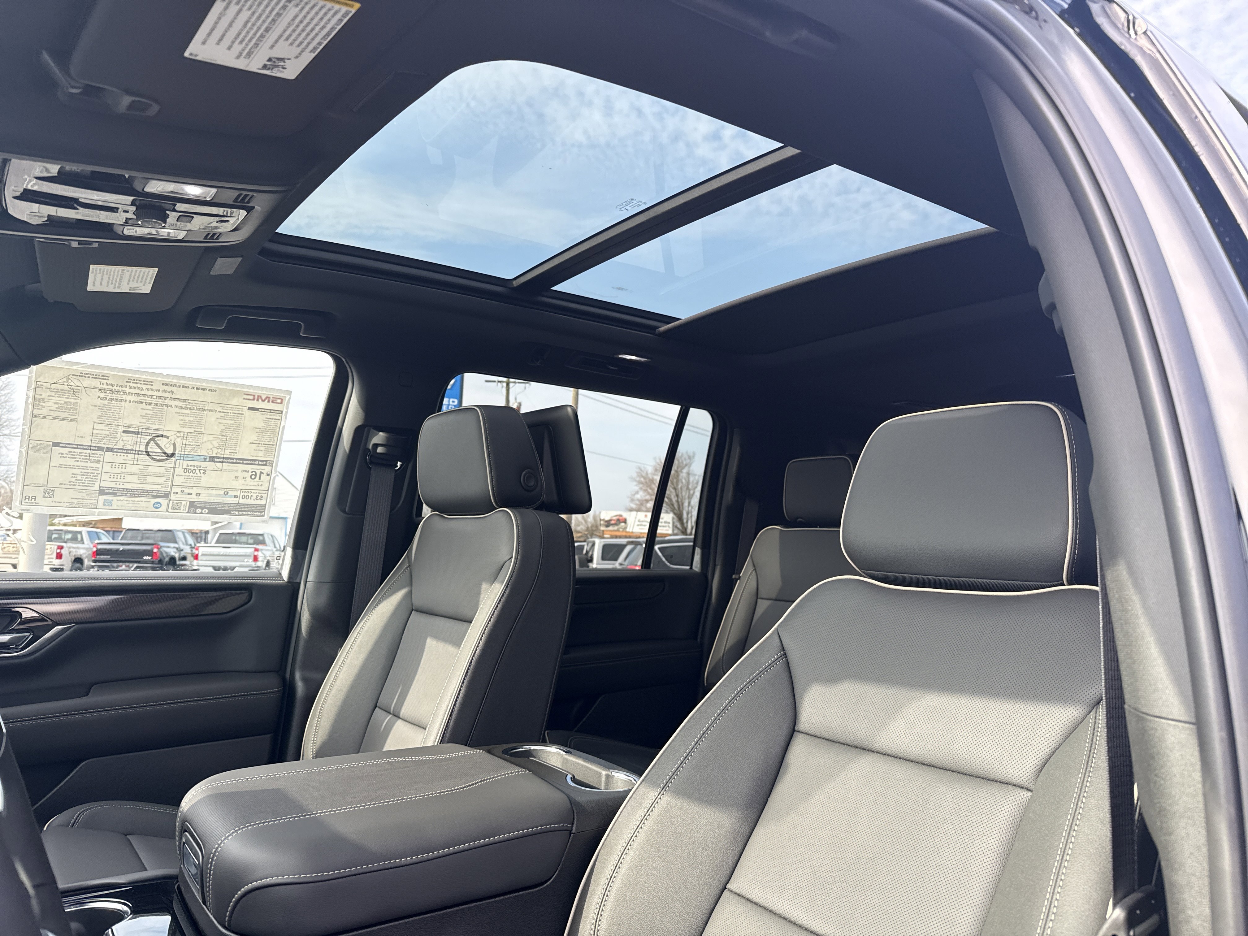 New 2026 GMC Yukon XL Elevation image 30