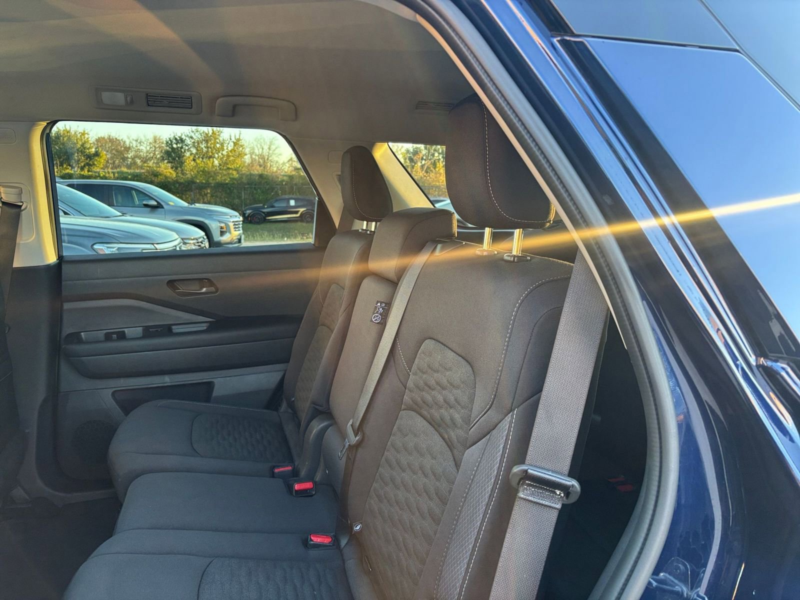 Used 2025 Nissan Pathfinder SV image 37