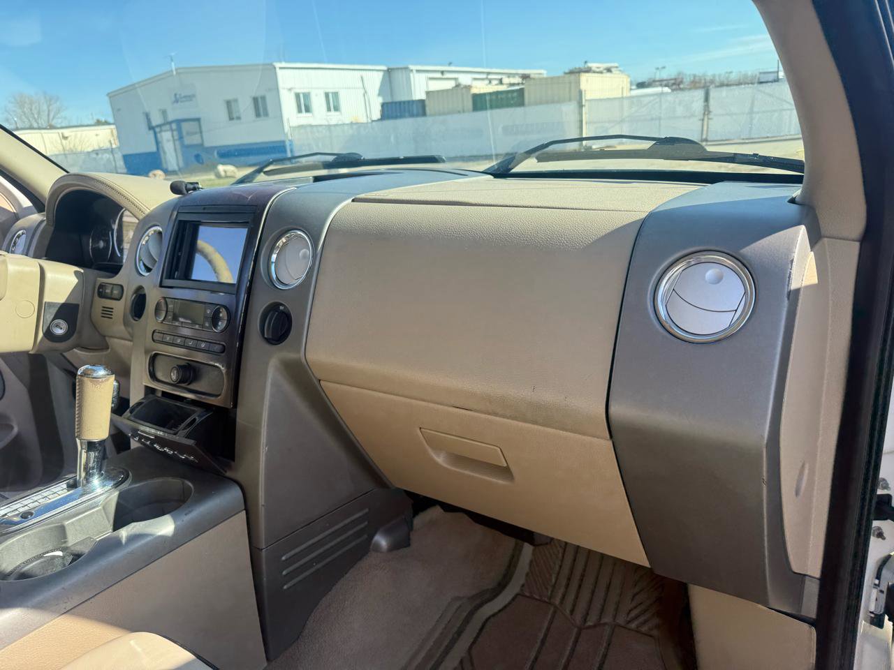 Used 2006 Lincoln Mark LT 4x4 image 24