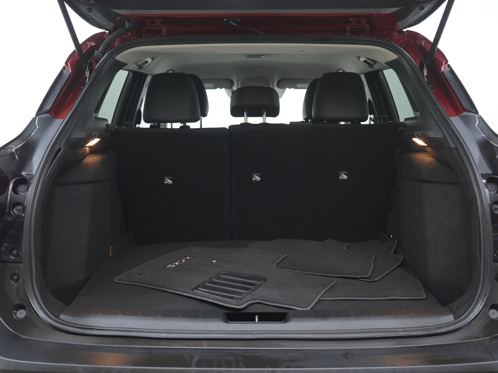 Used 2025 Nissan Kicks SR AWD/4WD image 19