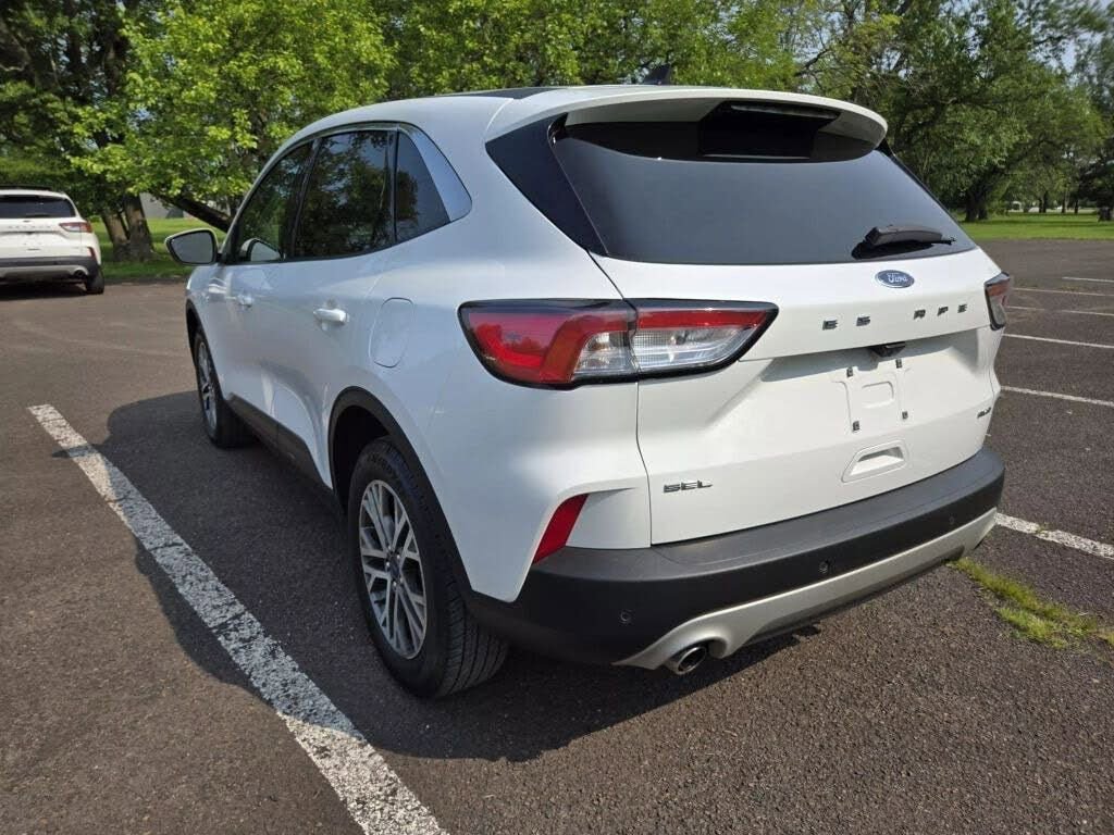 Used 2022 Ford Escape SEL image 5