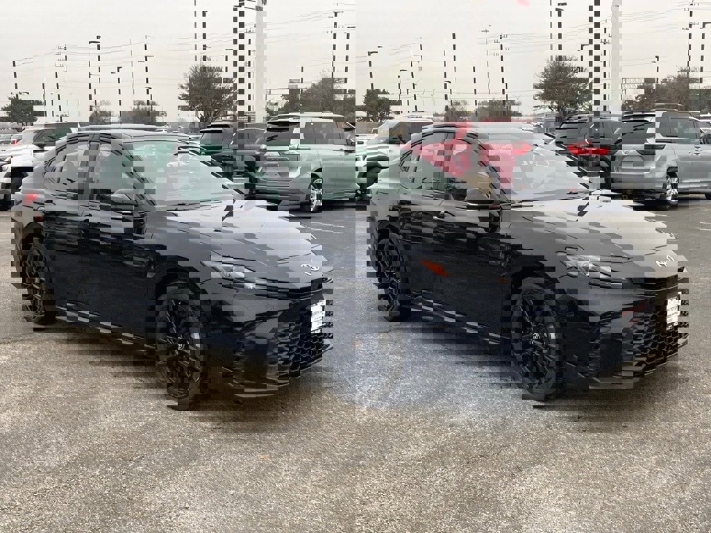 Certified 2025 Toyota Camry SE image 3