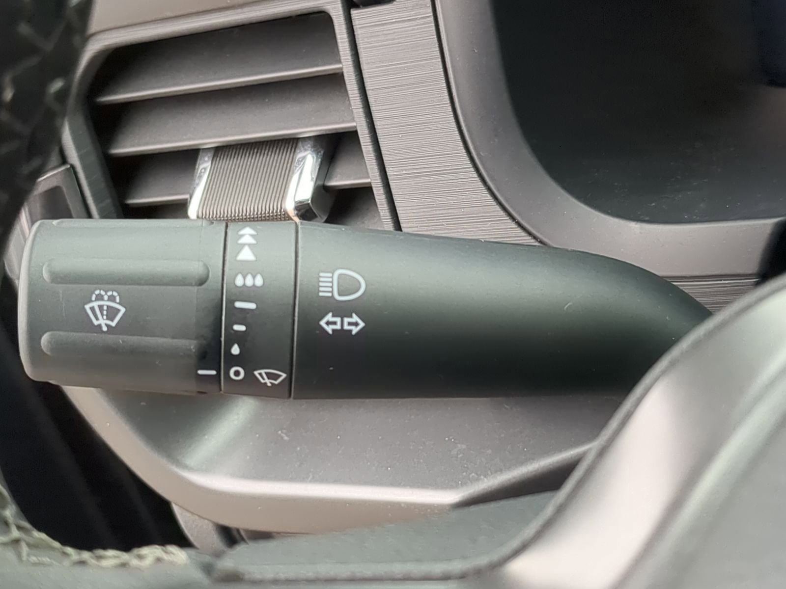 Used 2024 Ford F150 XLT w/ Equipment Group 302A MID image 32