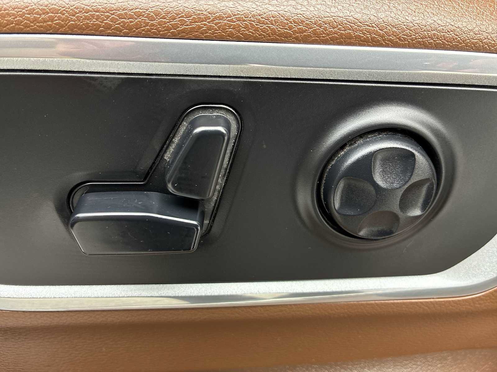 Used 2020 RAM 1500 Laramie AWD/4WD image 14
