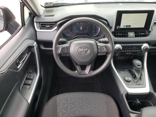 Used 2025 Toyota RAV4 XLE AWD/4WD image 15