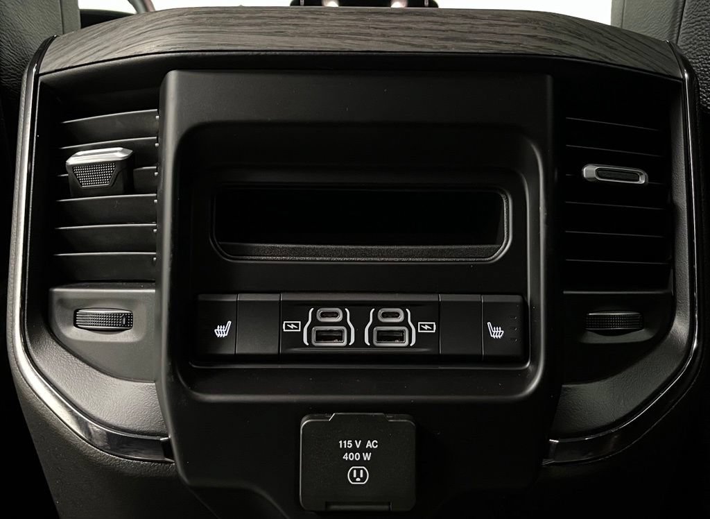 Used 2025 RAM 2500 Limited AWD/4WD image 47