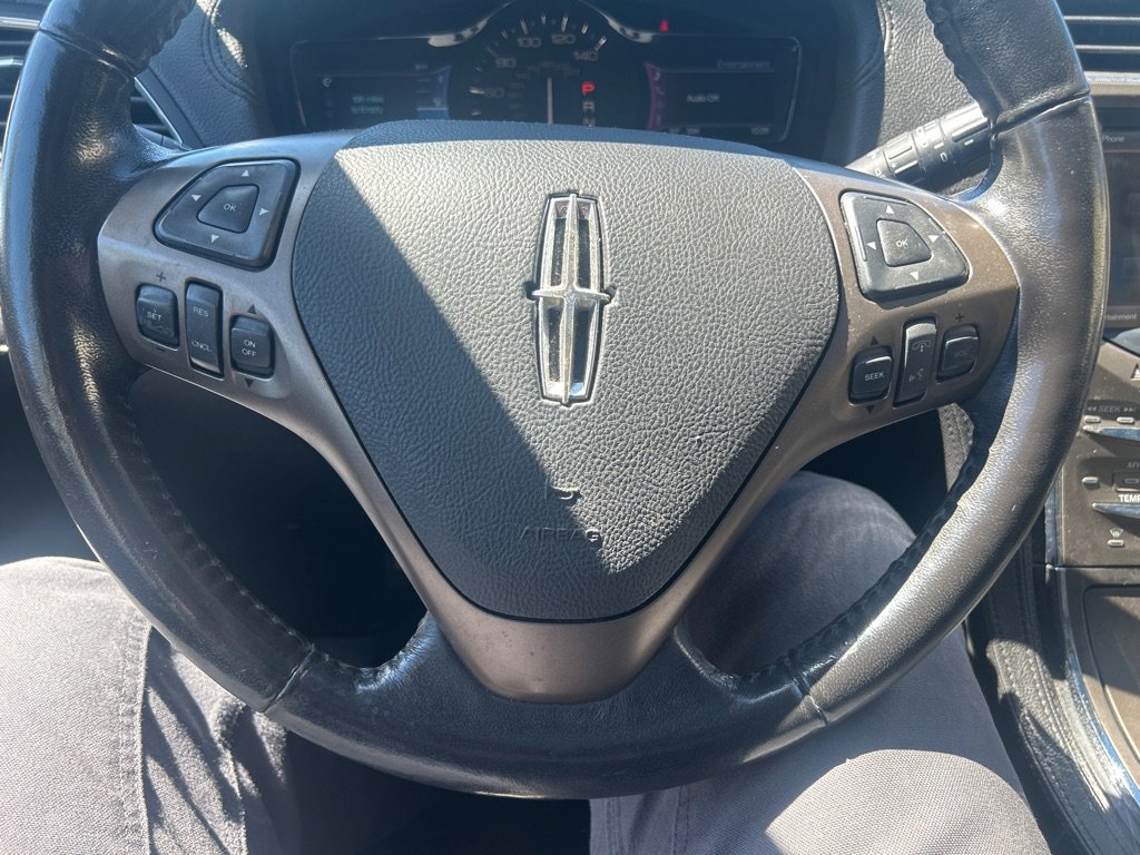 Used 2012 Lincoln MKX AWD image 16