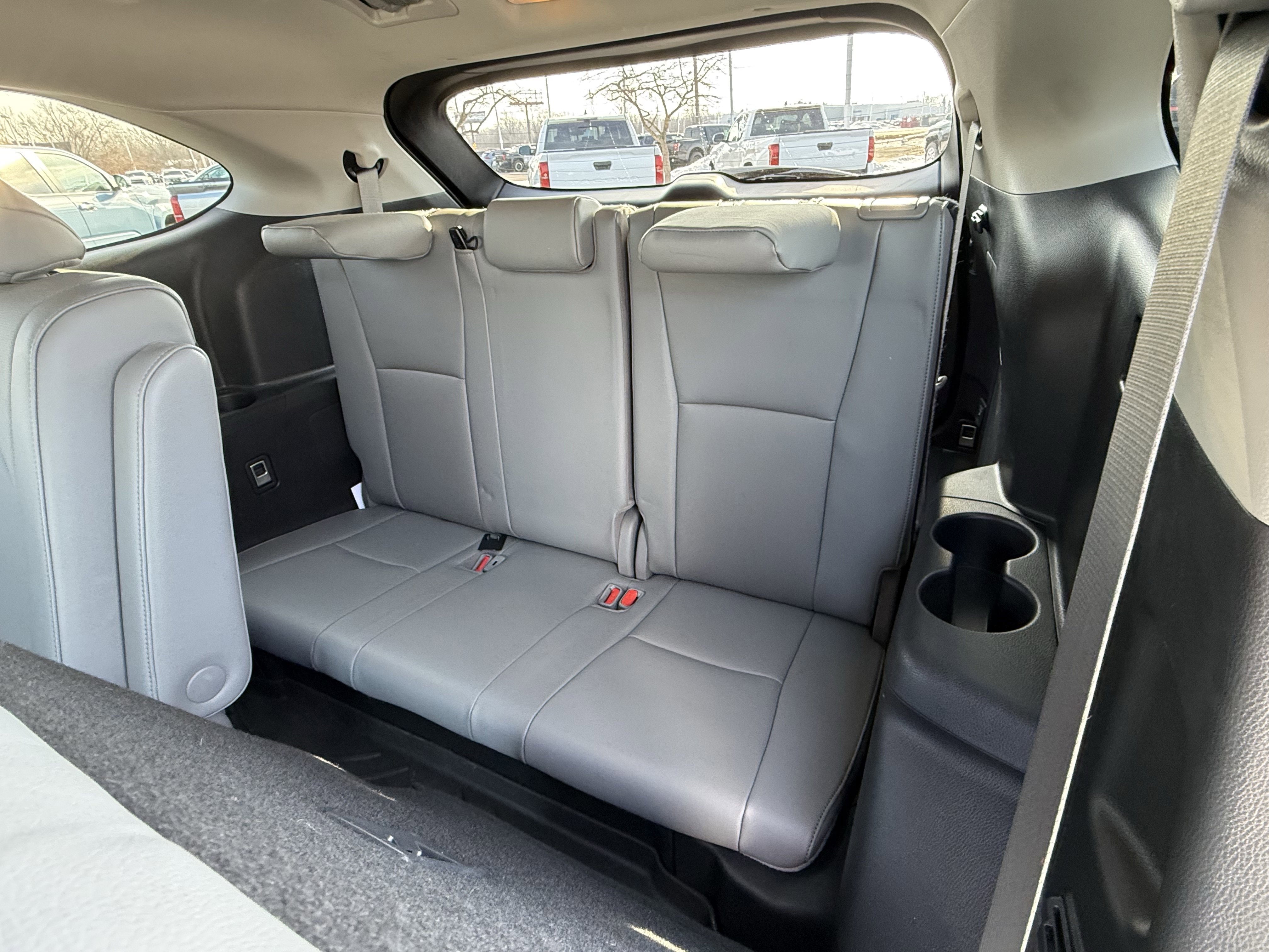 Used 2023 Toyota Highlander Limited image 17