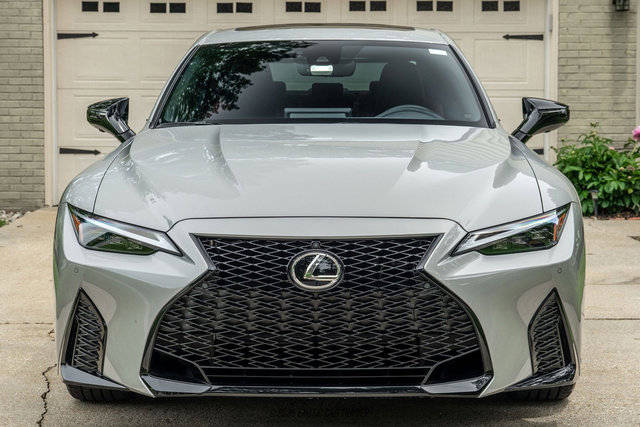 Used 2025 Lexus IS 500 w/ F-Sport Performance RWD image 13
