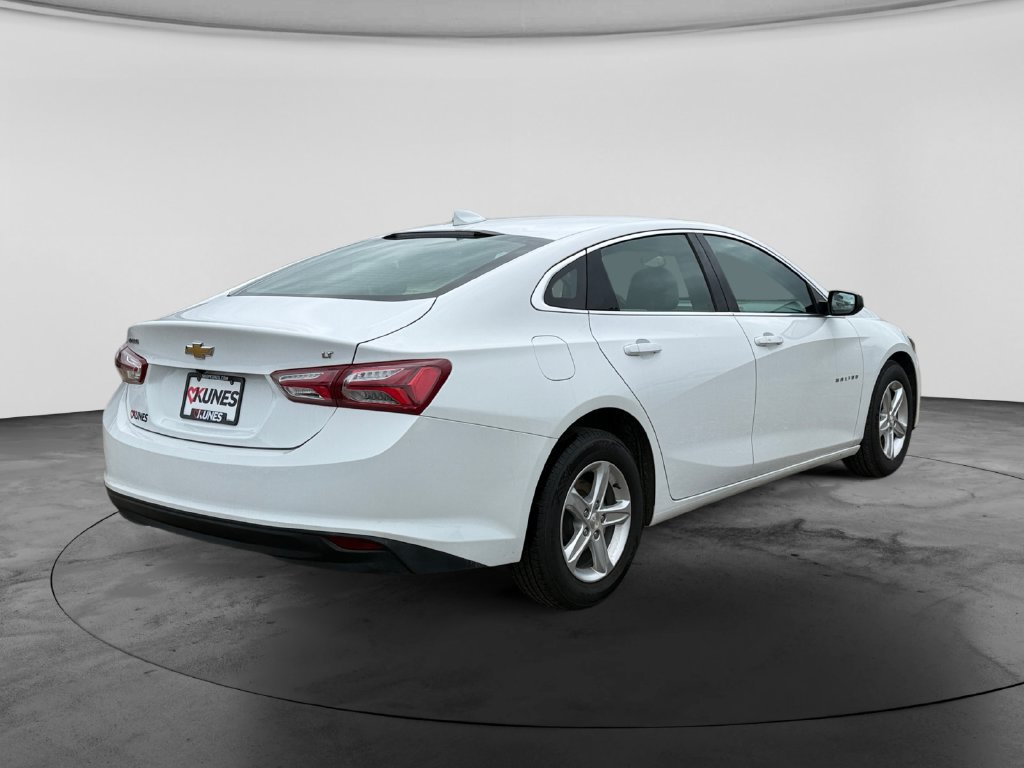 Used 2022 Chevrolet Malibu LT FWD image 9