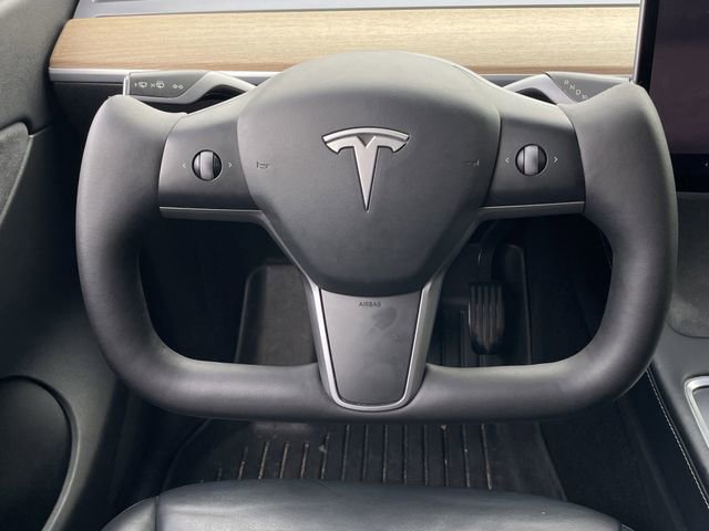 Used 2022 Tesla Model Y Long Range image 11