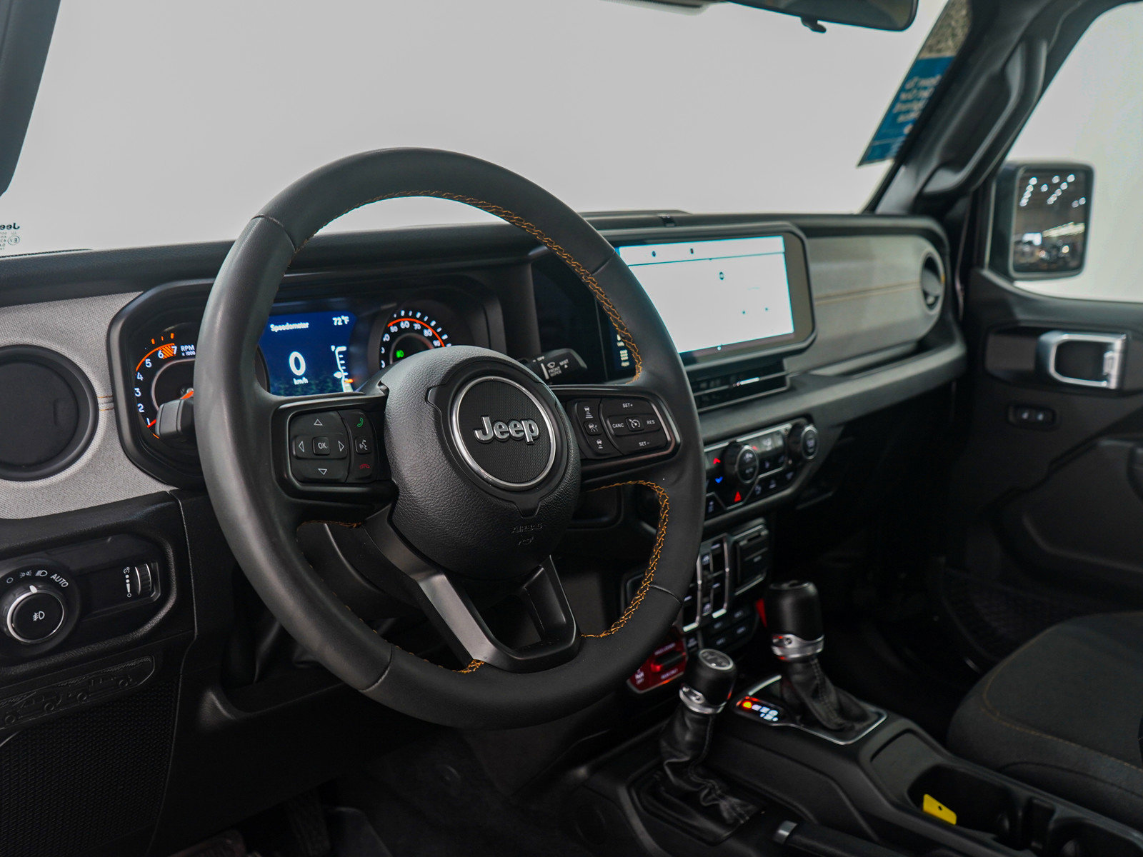 Used 2024 Jeep Wrangler Willys AWD/4WD image 25