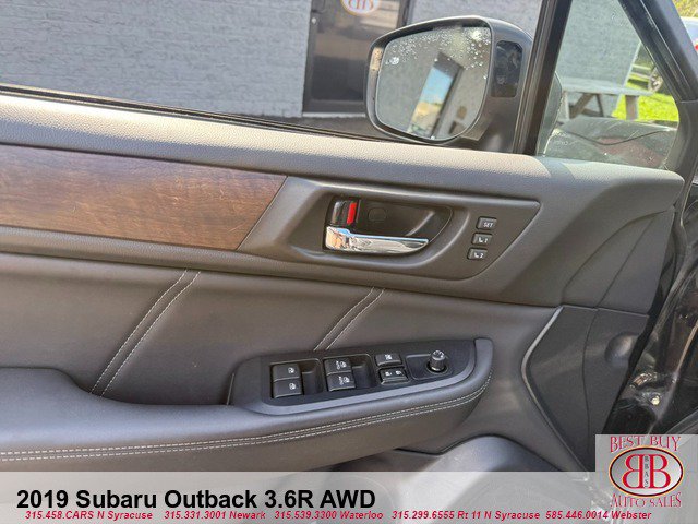 Used 2019 Subaru Outback 3.6R Limited AWD/4WD image 16