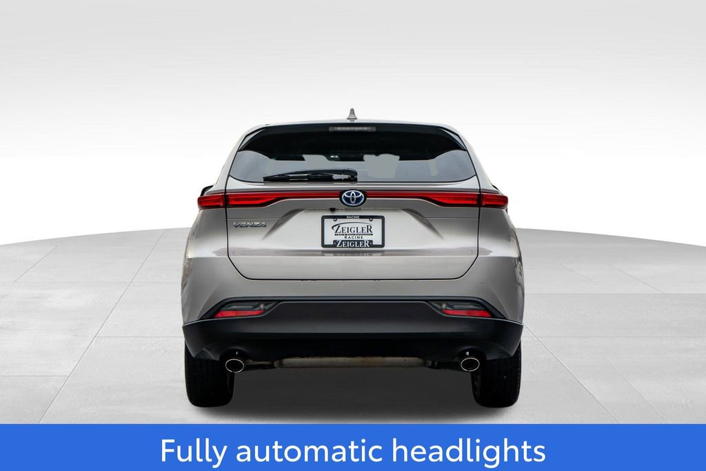 Certified 2024 Toyota Venza LE image 6