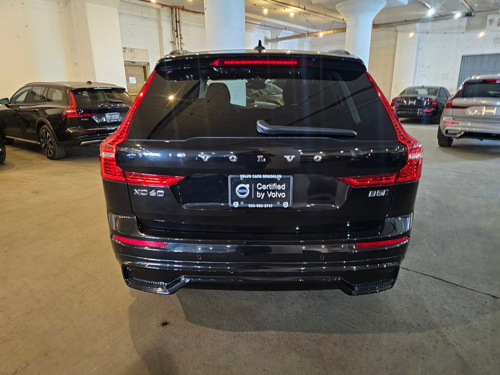Certified 2023 Volvo XC60 B5 Plus AWD/4WD image 3