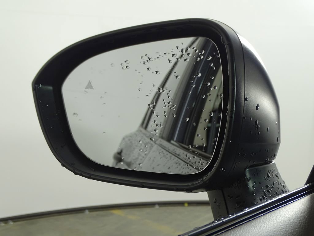 Used 2023 Nissan Rogue S image 38