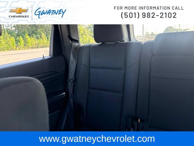 Used 2019 Jeep Grand Cherokee Laredo AWD/4WD image 23