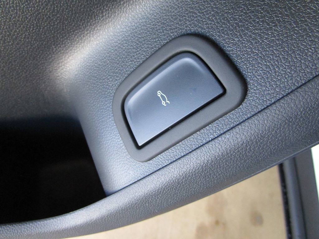 New 2026 Chevrolet Traverse LT w/ Driver Confidence Package image 22