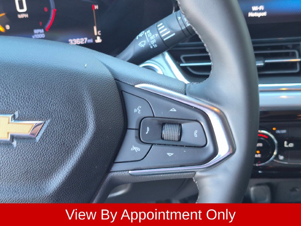 Used 2025 Chevrolet Trax LT w/ LT Convenience Package FWD image 18