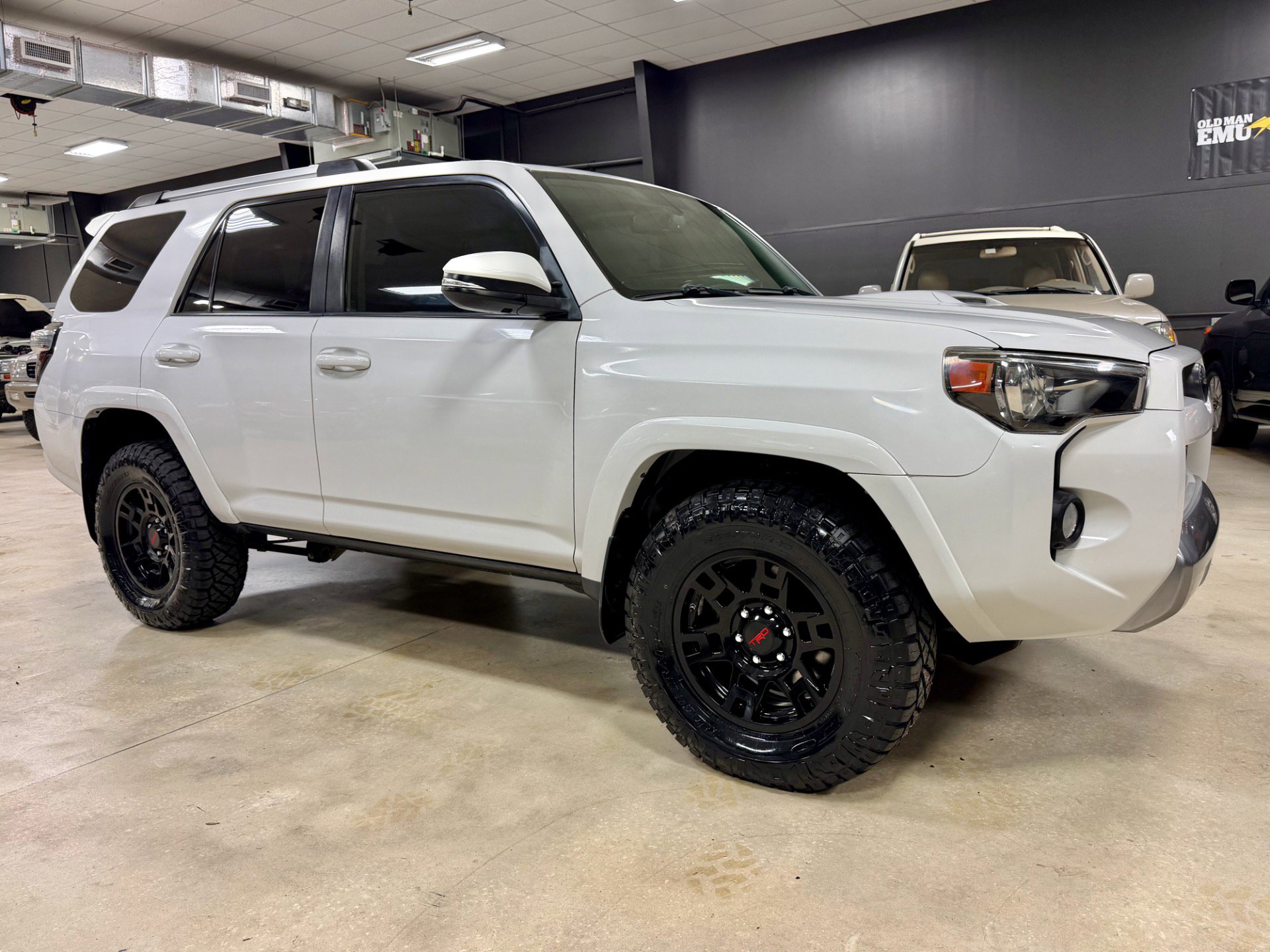 Used 2016 Toyota 4Runner Trail Premium AWD/4WD image 6