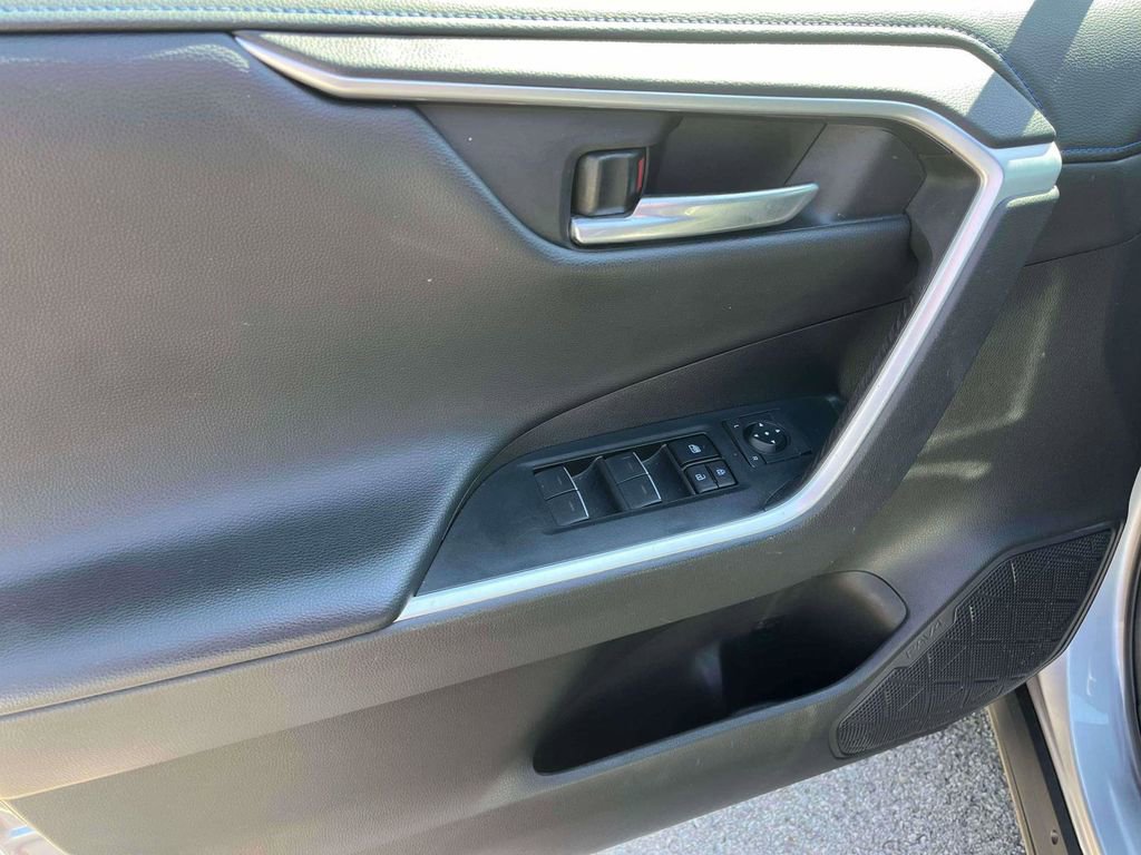 Used 2022 Toyota RAV4 XSE w/ XSE Grade Weather Package AWD/4WD image 13
