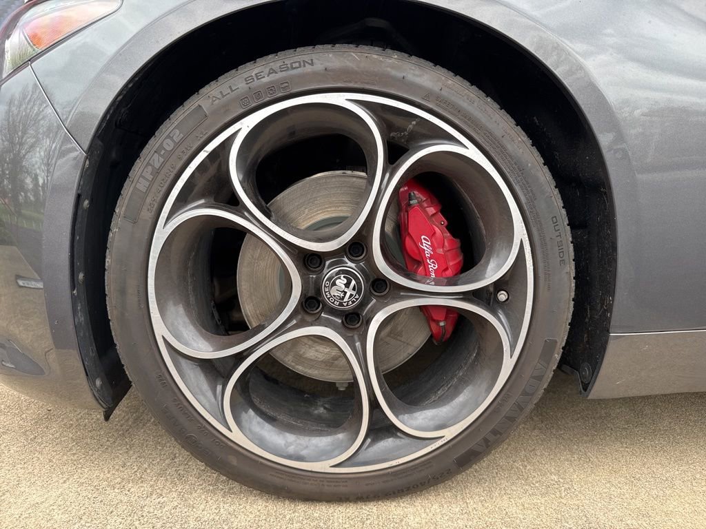 Used 2022 Alfa Romeo Giulia Veloce image 22